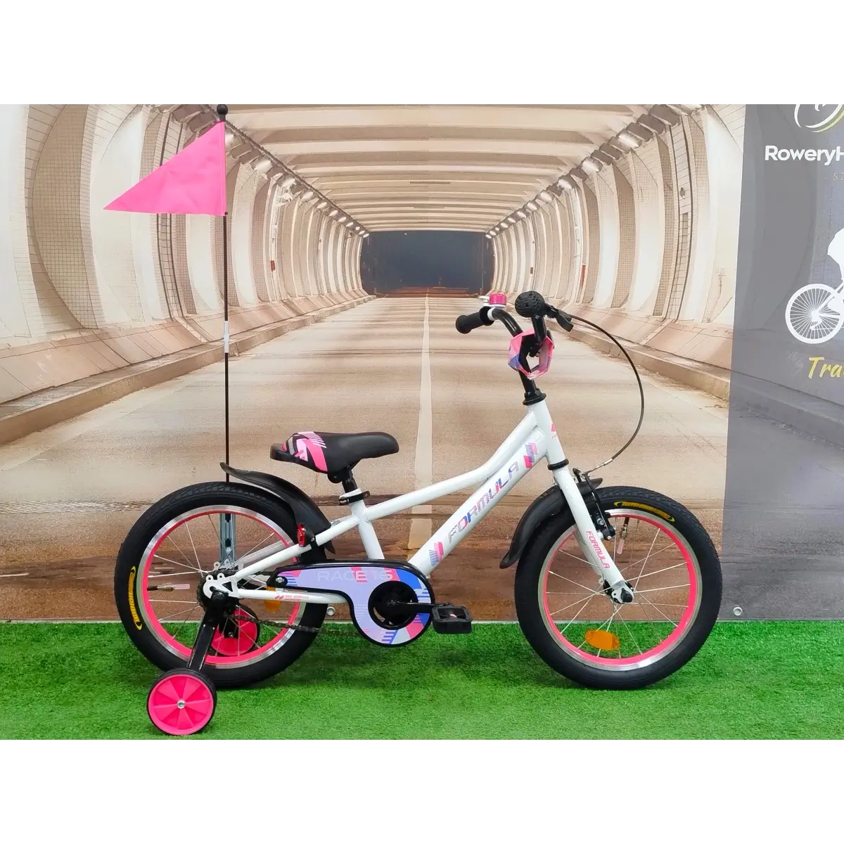 Rower_dzieciecy_dla_dziewczynki_RACE_kola_16″_rama_8_5″_+_boczne_kola